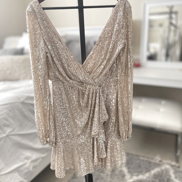 Cece Sequin Wrap Dress - Picture 7 of 7